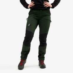 Nordwand Pro Short Trousers Women Forest Green