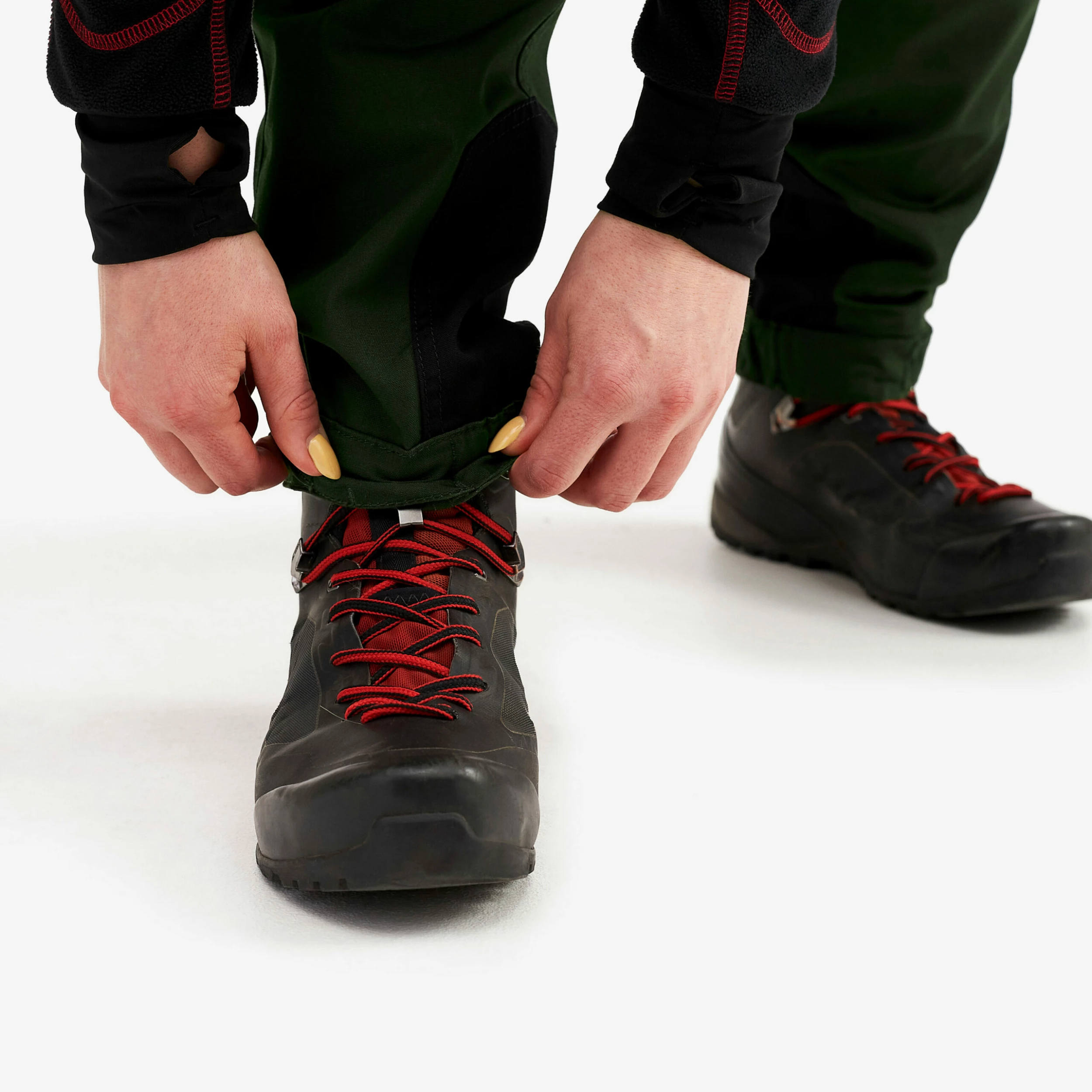 Nordwand Pro Short Trousers Women Forest Green - Image 6